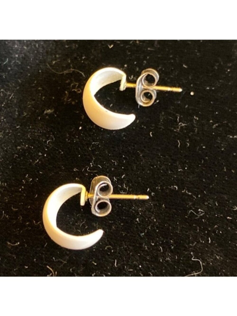 White Enamel Metal Pierced Earrings Vintage